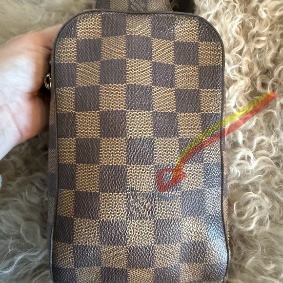 Louis Vuitton Authentic Damier Geronimos Crossbody or Fanny pack bag - Picture 8 of 11